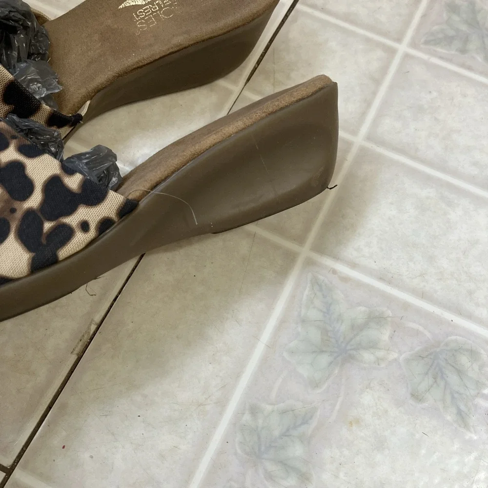Aerosoles Sandals size 9 Slide Slip On Wedge Heels‎ Cheetah fabric 2